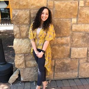 Meet your Posher, Niveen